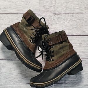 Sorel Sz 6 Green/Brown and Black Rain & Snow Boots with Rugged Design